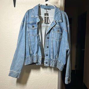 Boohoo strong denim jacket slight crop size 14 US
